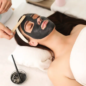 AknoEvit Facial